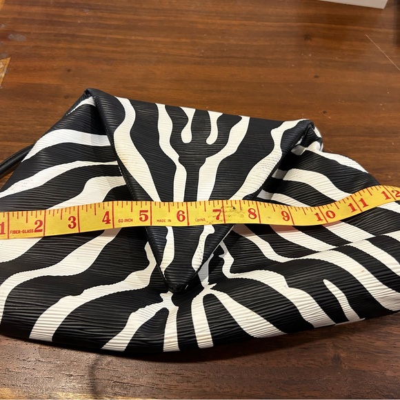 Got Zebra print clutch! - Picture 5 of 17